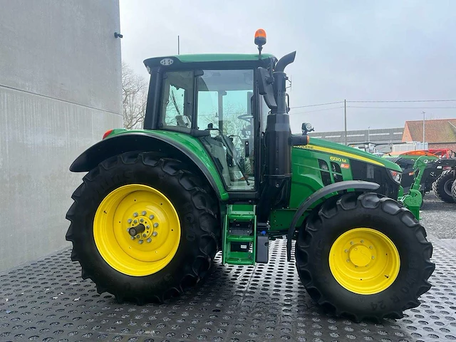 John deere - 6120m - 4-wheel drive tractor - 2022 - afbeelding 5 van  10