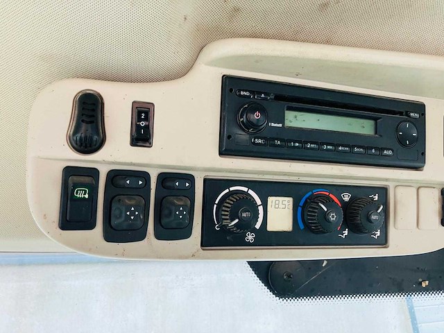 John deere - 6125r - 4-wheel drive tractor - 2013 - afbeelding 2 van  13