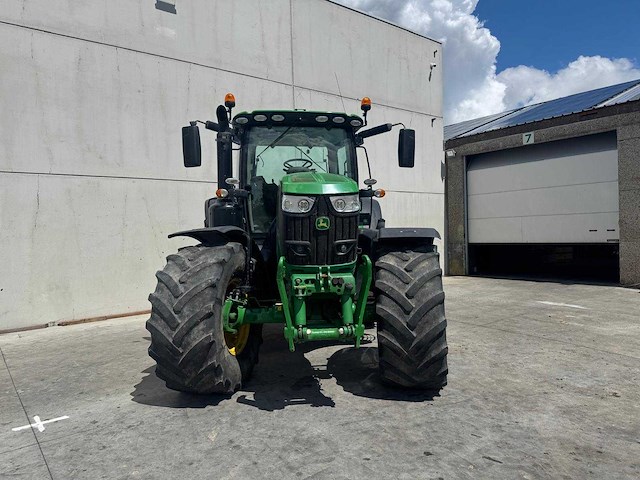 John deere - 6195r - 4-wheel drive tractor - 2017 - afbeelding 11 van  17