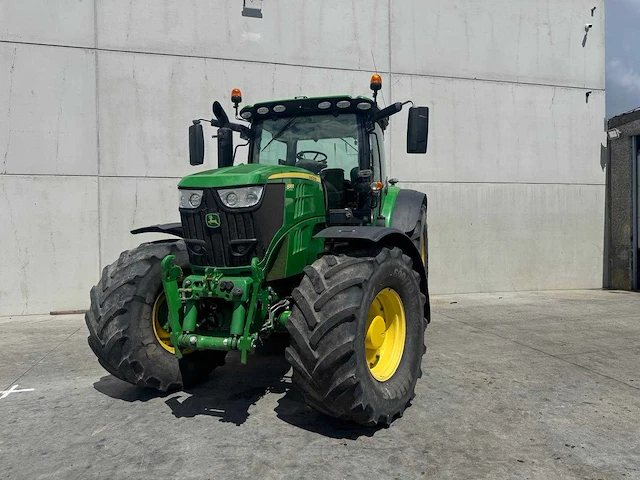 John deere - 6195r - 4-wheel drive tractor - 2017 - afbeelding 14 van  17