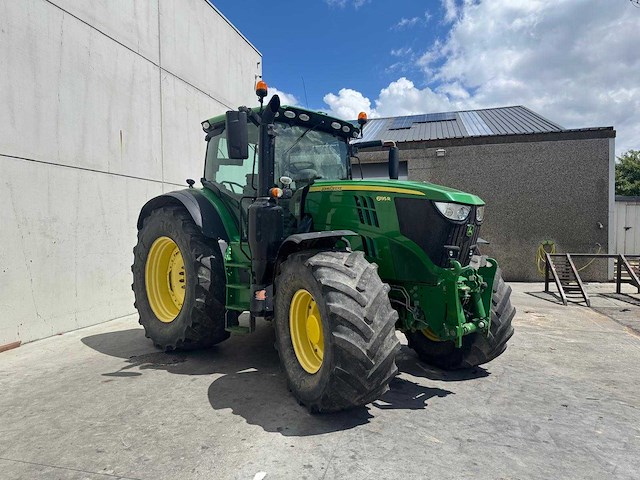 John deere - 6195r - 4-wheel drive tractor - 2017 - afbeelding 12 van  17