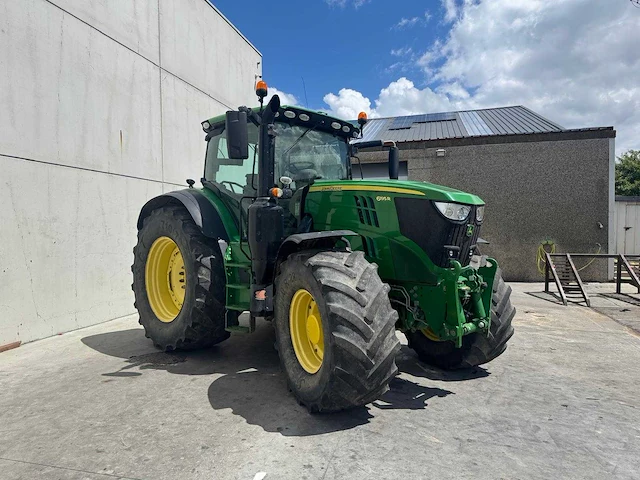 John deere - 6195r - 4-wheel drive tractor - 2017 - afbeelding 12 van  17