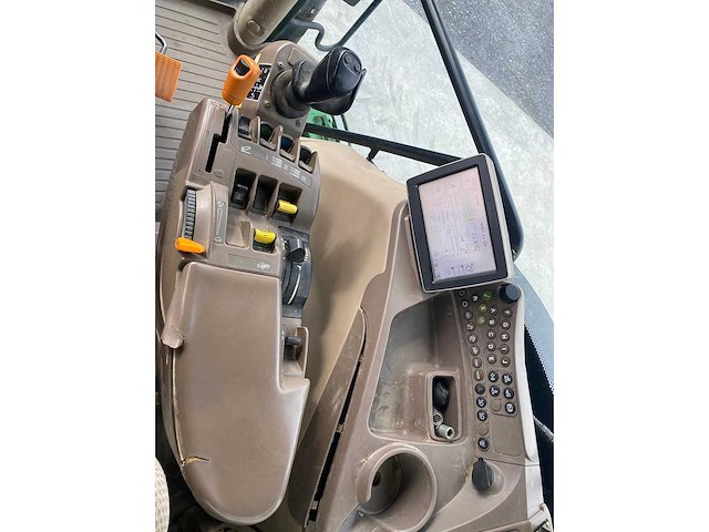 John deere - 6195r - 4-wheel drive tractor - 2018 - afbeelding 7 van  8