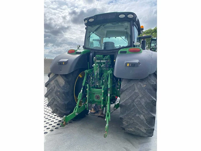 John deere - 6195r - 4-wheel drive tractor - 2018 - afbeelding 4 van  8