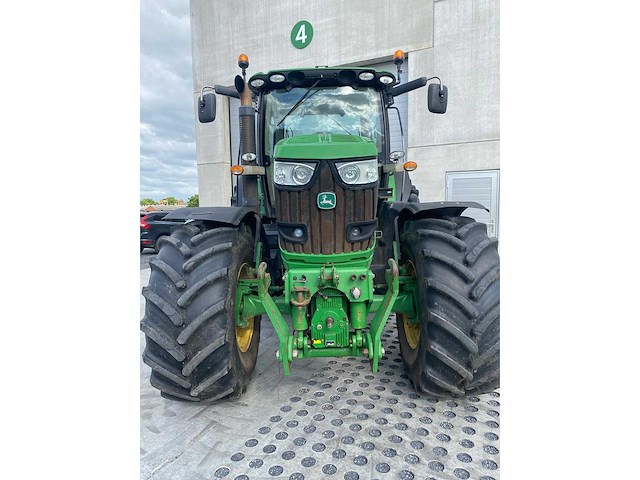 John deere - 6210r - 4-wheel drive tractor - 2013 - afbeelding 2 van  8