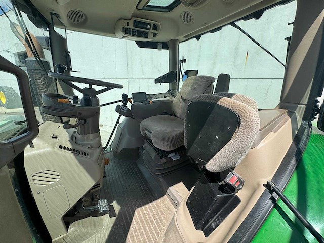 John deere - 6210r - 4-wheel drive tractor - 2014 - afbeelding 6 van  17