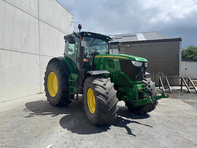 John deere - 6210r - 4-wheel drive tractor - 2014 - afbeelding 11 van  17