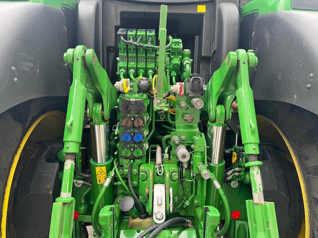 John deere - 6250r - 4-wheel drive tractor - 2017 - afbeelding 3 van  19