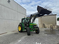 John deere - 6510 - 4-wheel drive tractor - 2001 - afbeelding 11 van  17