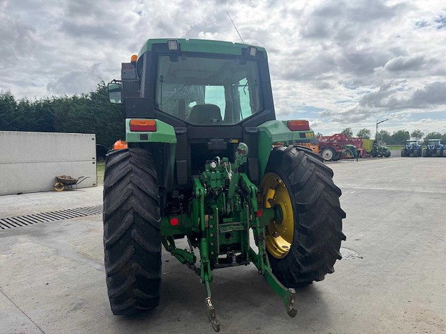 John deere - 6510 - 4-wheel drive tractor - 2001 - afbeelding 13 van  17