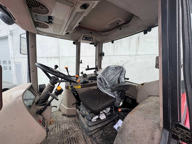 John deere - 6520 - 4-wheel drive tractor - 2003 - afbeelding 3 van  17