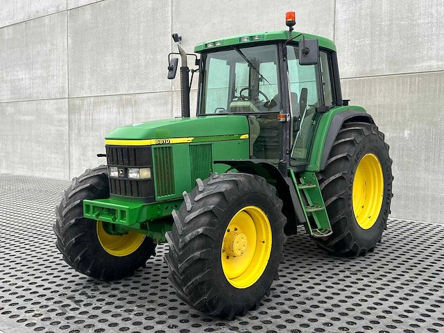 John deere - 6810 - 4-wheel drive tractor - 1999 - afbeelding 3 van  10
