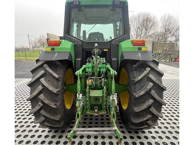 John deere - 6810 - 4-wheel drive tractor - 1999 - afbeelding 7 van  10