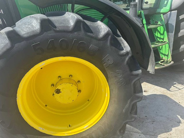 John deere - 6820 - 4-wheel drive tractor - 2001 - afbeelding 16 van  17