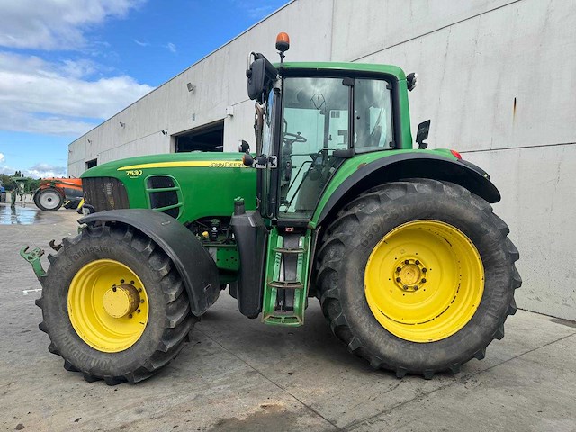 John deere - 7530 premium - 4-wheel drive tractor - 2007 - afbeelding 17 van  19