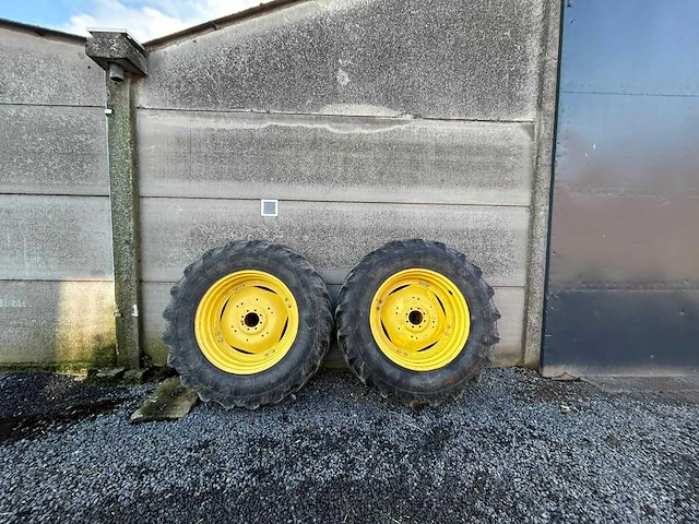 John deere 2 farm banden met velgen banden, wielen & velgen - afbeelding 1 van  5
