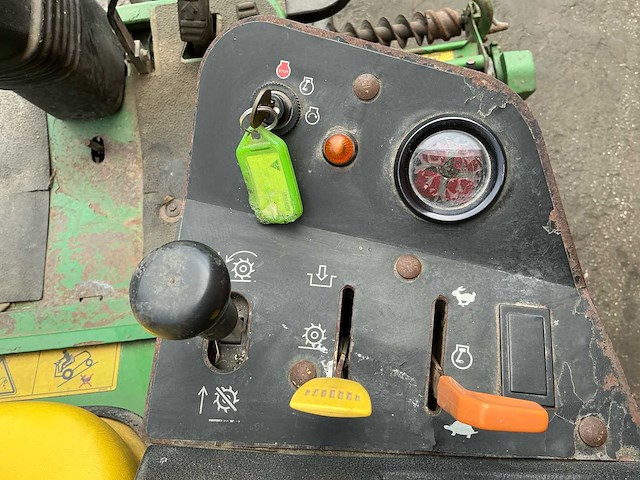 John deere 2500a grasoogstmachine - zitmaaier - afbeelding 4 van  14