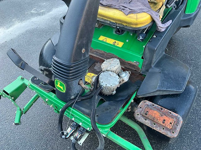 John deere 2500e zitmaaier - afbeelding 18 van  19