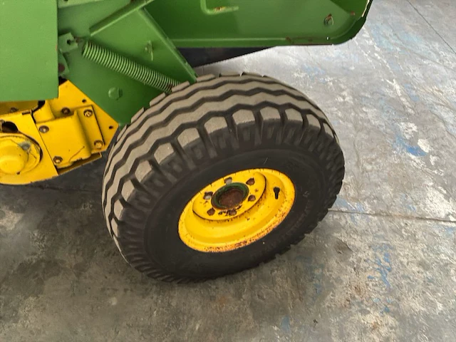 John deere 540 ronde balenpers - afbeelding 8 van  18