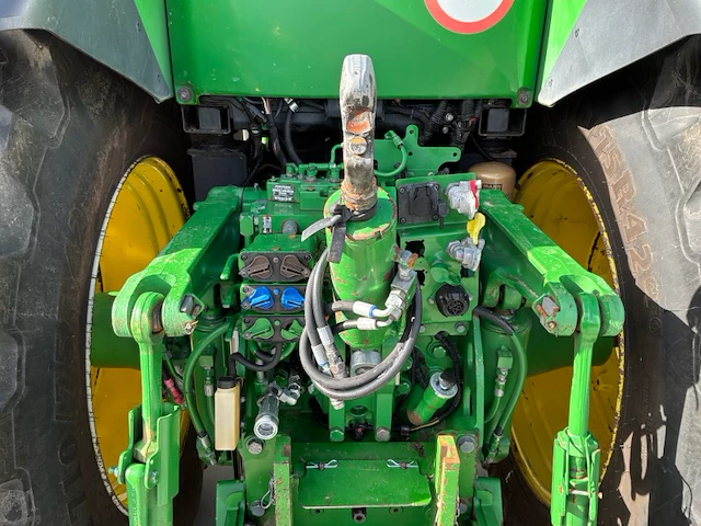 John deere 7280r vierwielaangedraven landbouwtractor - afbeelding 8 van  44