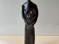 Jonge moeder met 2 kinderen - afbeelding 1 van  5