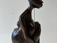 Jonge moeder met 2 kinderen - afbeelding 2 van  5