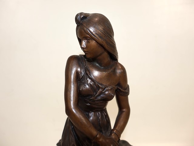 Jonge vrouw - e. carlier - afbeelding 11 van  18