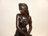 Jonge vrouw - e. carlier - afbeelding 11 van  18