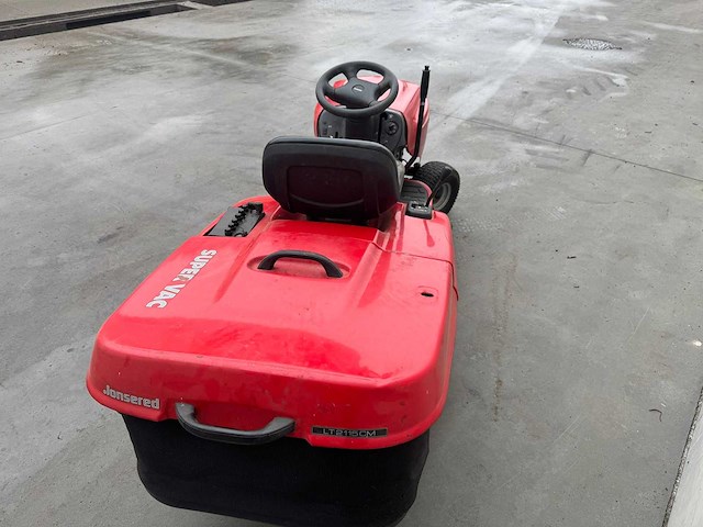 Jonsered - lt2115cm - ride on lawn mower - 2006 - afbeelding 9 van  13