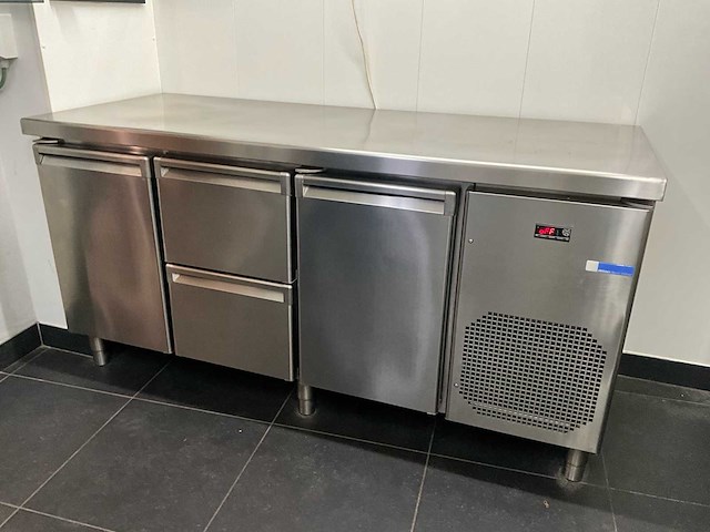 Jordao cooling systems rvs koelwerkbank - 3 deuren, 2 laden - afbeelding 1 van  11
