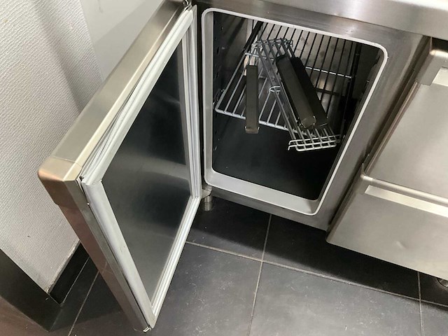 Jordao cooling systems rvs koelwerkbank - 3 deuren, 2 laden - afbeelding 5 van  5