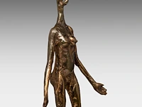 Joz de loose (1925-2011), 'hier ben ik', patinated bronze on a marble base. 28 cm. (11.01 in.) - afbeelding 2 van  10