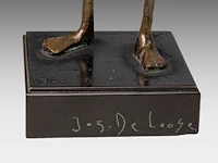 Joz de loose (1925-2011), 'hier ben ik', patinated bronze on a marble base. 28 cm. (11.01 in.) - afbeelding 8 van  10