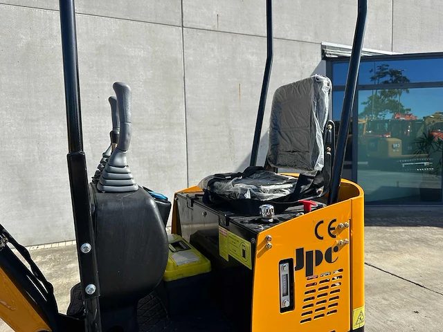 Jpc - 2025 - ht12 - minigraafmachine op aanhangwagen - afbeelding 39 van  43