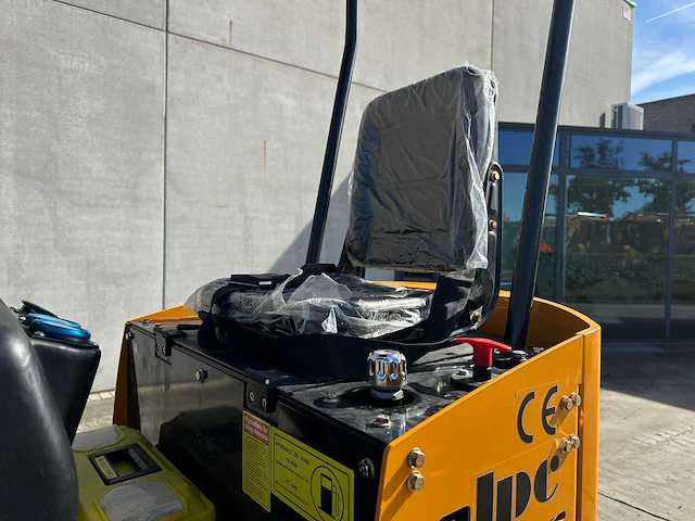 Jpc - 2025 - ht12 - minigraafmachine op aanhangwagen - afbeelding 30 van  43