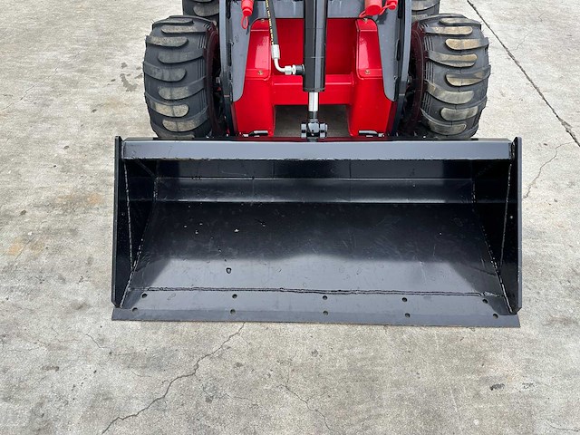 Jpc - 2025 - ht320 - mini - schranklader - afbeelding 4 van  25
