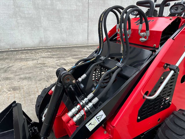 Jpc - 2025 - ht320 - mini-schranklader - afbeelding 1 van  22