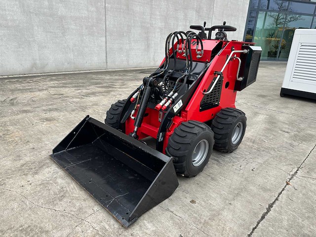 Jpc - 2025 - ht320 - mini-schranklader - afbeelding 14 van  22