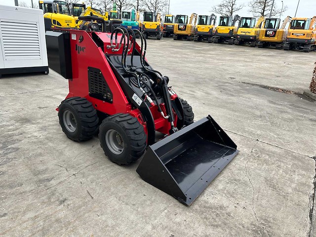 Jpc - 2025 - ht320 - mini-schranklader - afbeelding 16 van  22