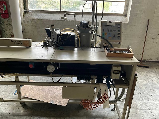 Juki acf-161 knopenaanzetautomaat - afbeelding 3 van  10