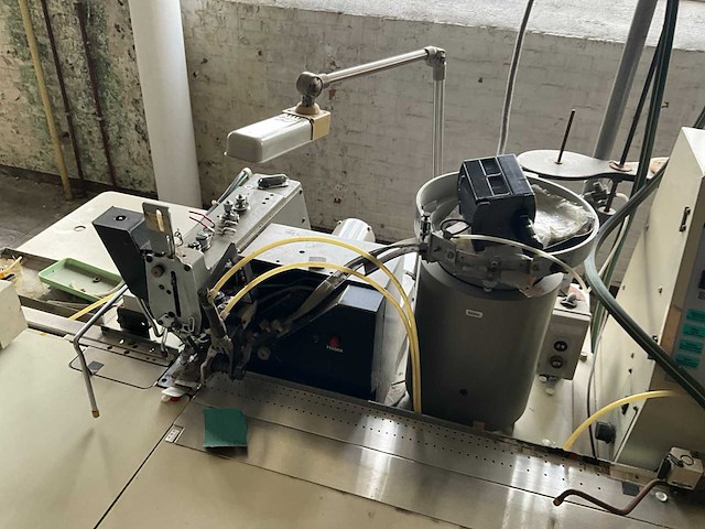 Juki acf-161 knopenaanzetautomaat - afbeelding 5 van  10