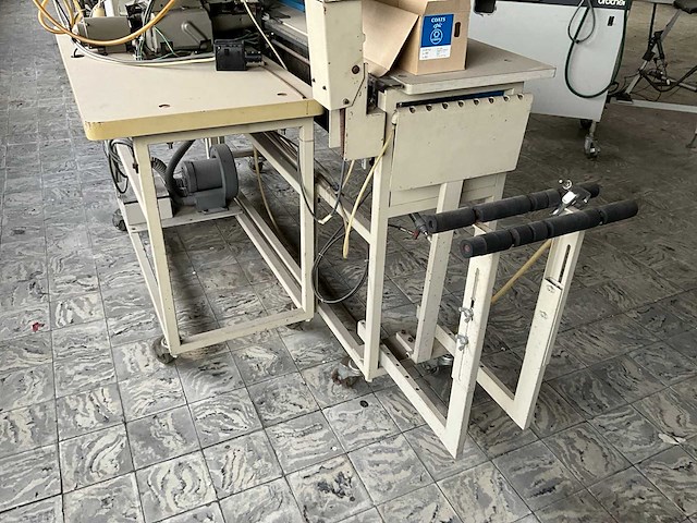 Juki acf-161 knopenaanzetautomaat - afbeelding 7 van  9