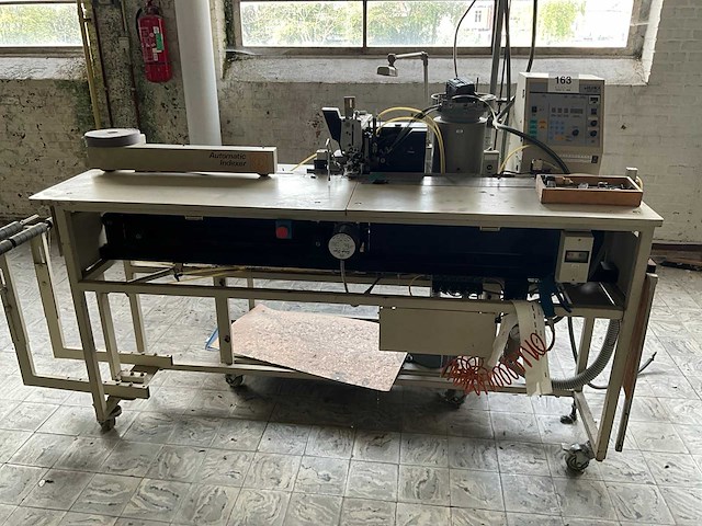 Juki acf-161 knopenaanzetautomaat - afbeelding 4 van  10