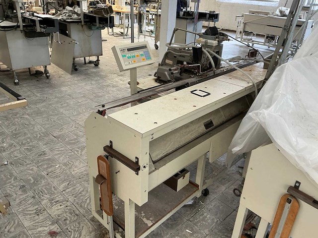 Juki acf-164-373 afaz knopenaanzetautomaat - afbeelding 2 van  6