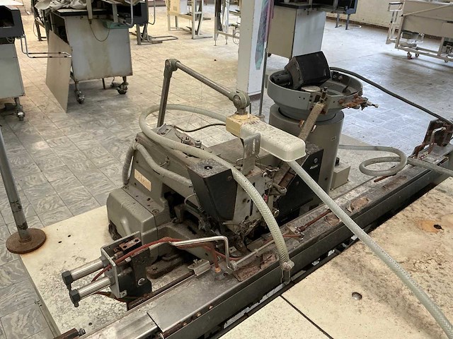 Juki acf-164-373 afaz knopenaanzetautomaat - afbeelding 4 van  6