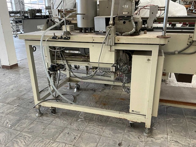 Juki acf-164-373 afaz knopenaanzetautomaat - afbeelding 5 van  6