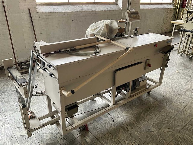 Juki acf-164-373n knopenaanzetautomaat - afbeelding 1 van  10