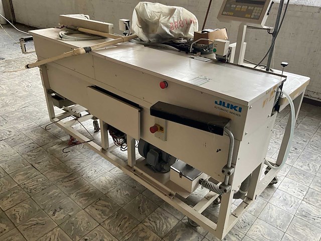 Juki acf-164-373n knopenaanzetautomaat - afbeelding 8 van  10