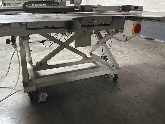 Juki ams-224en computergestuurde industriële naaimachine - afbeelding 6 van  14