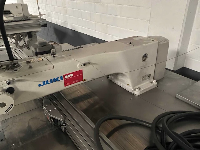 Juki ams-224en computergestuurde industriële naaimachine - afbeelding 12 van  13